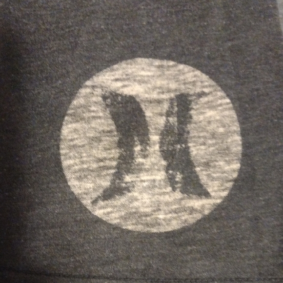 Hurley Gray Short Sleeve Tee Casual Comfort - Picture 5 of 6